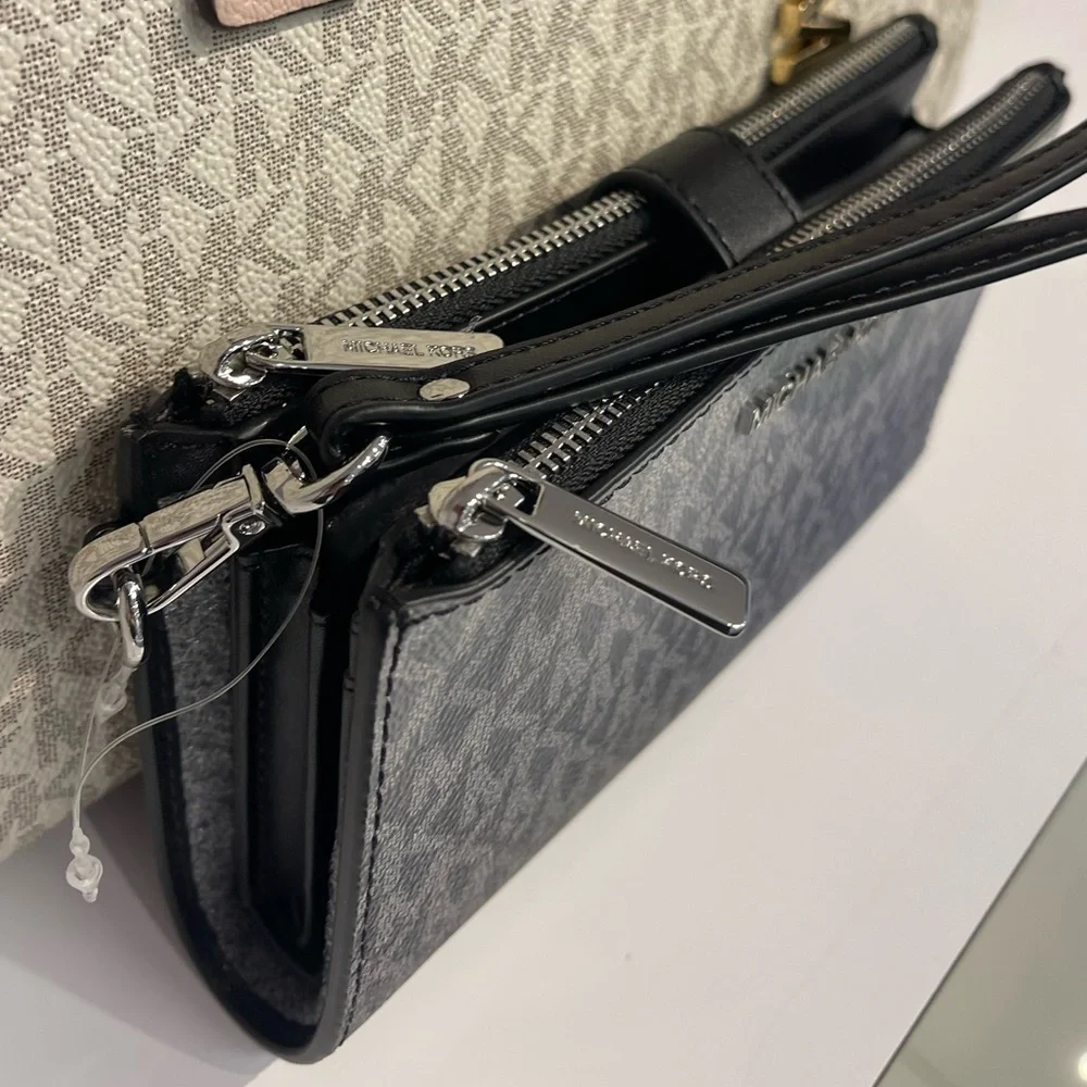 MICHAEL KORS Jet Set Lg Ombré Signature Logo Double Zip Wristlet Wallet 
Black - Picture 2 of 16